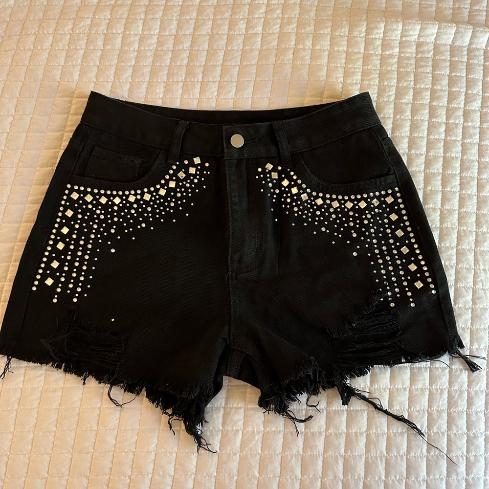 Rhinestone Detail Ripped Raw Hem Denim Shorts size Medium